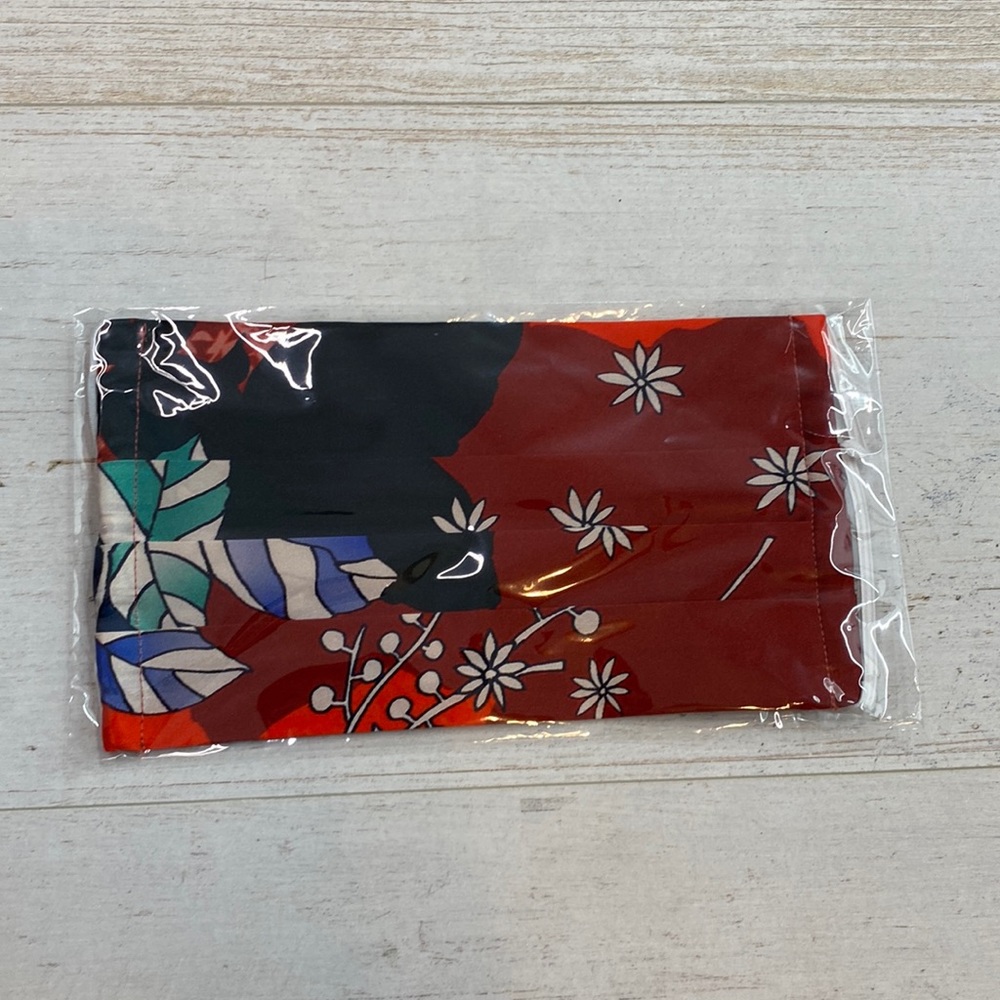 Johnny Was Red Print Silk Charmeuse Face Mask